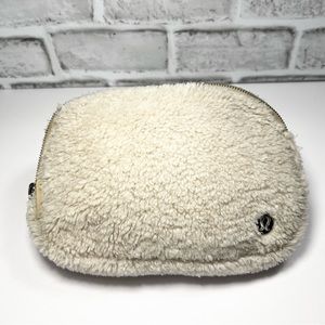 Lululemon Everywhere Belt Bag 1L Ivory White Fleece Silver Hardware GUC